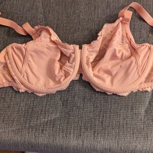 Chantelle underwire bra pink size 34 D